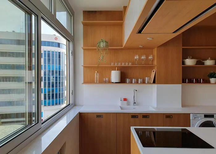 The C - Business & Leisure In Nikósie