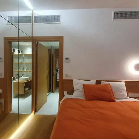 The C - Business & Leisure In Apartamento *